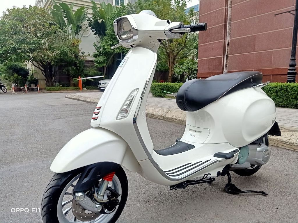XE MÁY PIAGGIO VESPA 125 MÀUTRẮNG  QUÁ ĐẸP ĐK 2018. Mua bán Xe máy tại Quận Cầu Giấy Hà Nội được đăng bởi TUẤN MINH hình 2