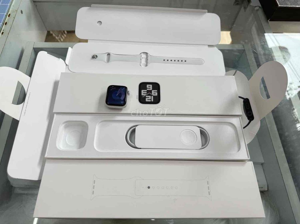 Bán apple watch se 40 trắng lte gen 2 lla new 100%