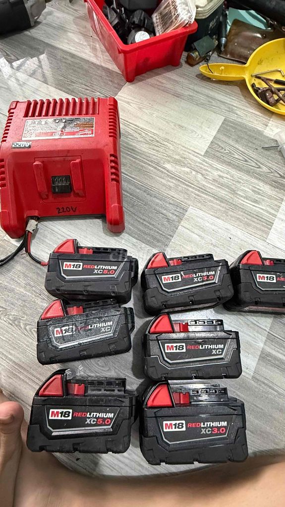 Pin sạc Milwaukee Lithium 3Ah đã qua sử dụng. Mua bán Đồ chuyên dụng, Giống nuôi trồng tại Huyện Xuân Lộc Đồng Nai được đăng bởi Thanh hình 1