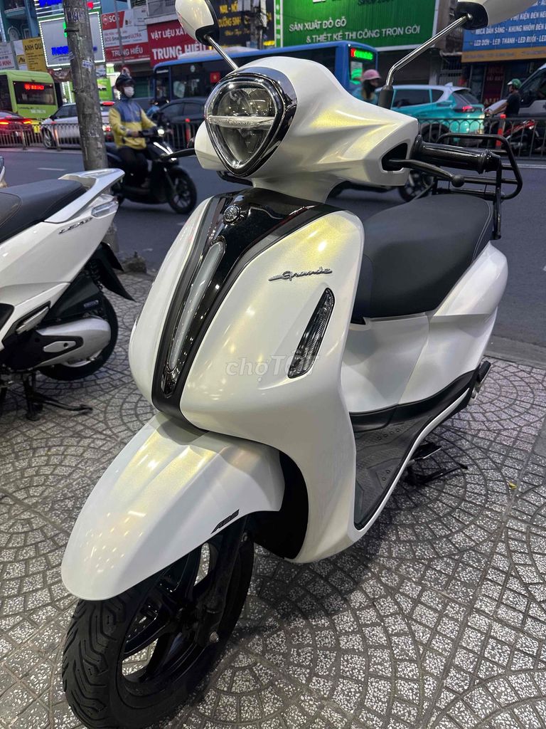 Белая нефритовая бутылка Grande Limited ABS Smartkey 6/2023