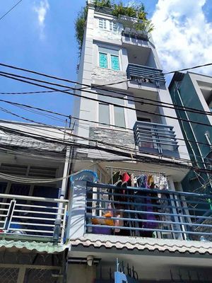 Kẹt tiền giảm giá 600 triệu bán gấp nhà 5 tầng HXH đỗ cửa CMT8, Q.10. Mua bán nhà ở tại Quận 10 Tp Hồ Chí Minh được đăng bởi Quỳnh Trang 