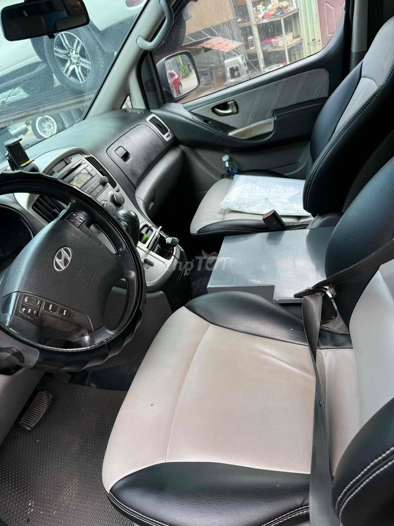 Hyundai Starex Van máy dầu số tự động. Mua bán Ô tô tại Quận Bình Thạnh Tp Hồ Chí Minh được đăng bởi Lộc Phát hình 2