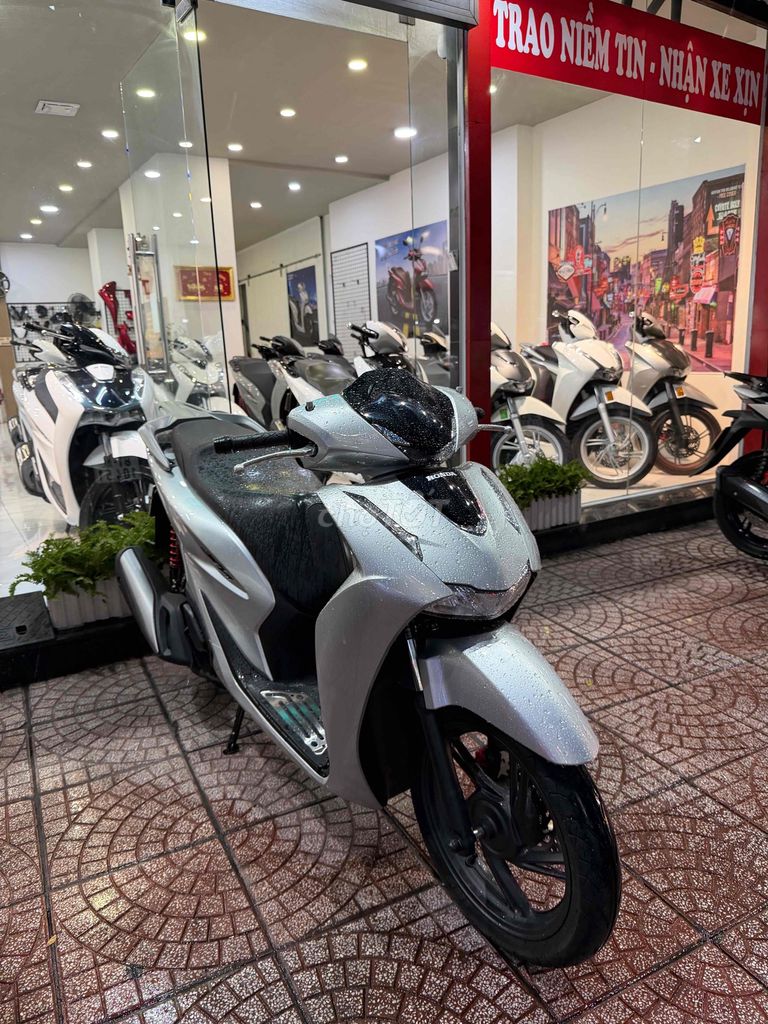 Серебряный гончар Honda SH125 ABS 2026 2.000 км