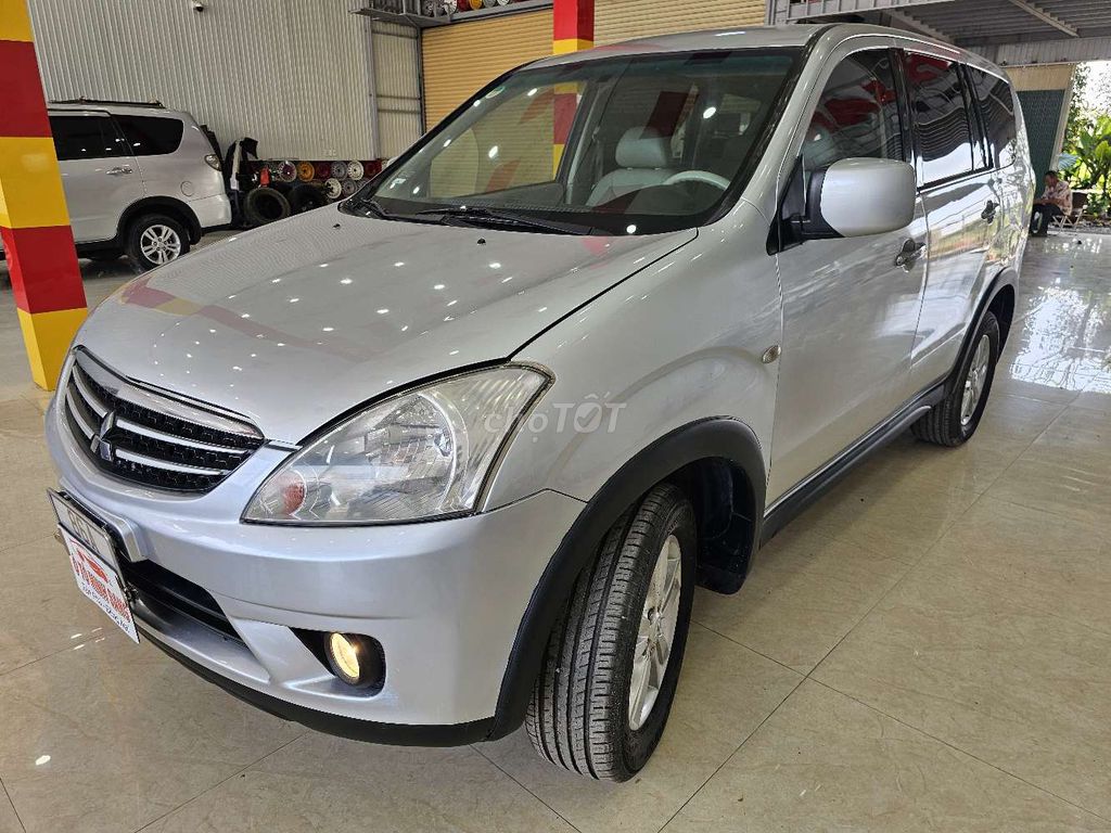 Mitsubishi Zinger 2009 photo 2