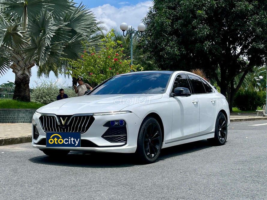 Vinfast Lux A Plus 2021 - Màu trắng - 3v5km