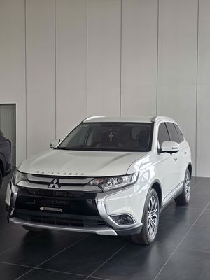Mitsubishi Outlander 2.0 2018 Trắng 75.000 km