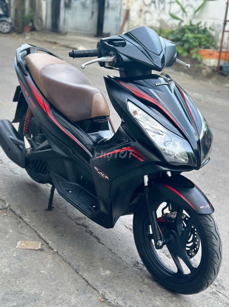 Honda Airblade 2015 zin chất. Mua bán Xe máy tại Quận Bắc Từ Liêm Hà Nội được đăng bởi E Hằng hình 3