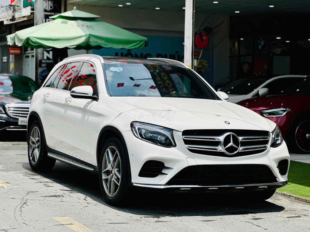 Mercedes Benz GLC 300 AMG 4MATIC  Model 2017. Mua bán Ô tô tại Quận 8 Tp Hồ Chí Minh được đăng bởi Hồng Phúc hình 1
