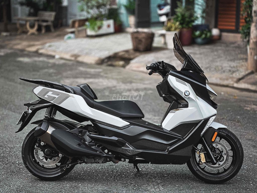 BMW C400GT White Diamond ga điện bs SG odo 9k2. Mua bán Xe máy tại Quận 3 Tp Hồ Chí Minh được đăng bởi Nha Dang hình 2