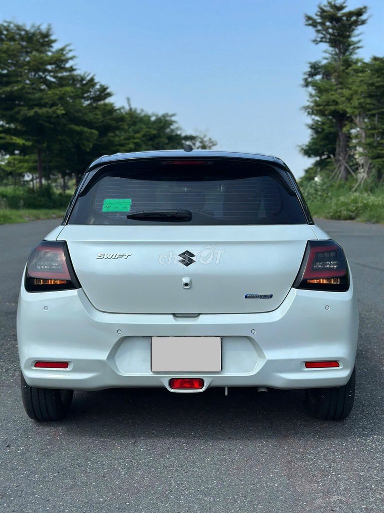 Suzuki Swift 2025 1.2CVT Hybrid Белый 8.000 км