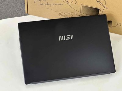 MSI Modern 15 i7 1355U 16G 512G 15.6