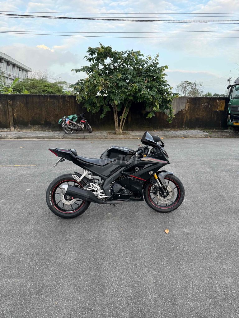 Yamaha R15 V3 màu Đen. Mua bán Xe máy tại Quận Thanh Khê Đà Nẵng được đăng bởi Ku Tý hình 4