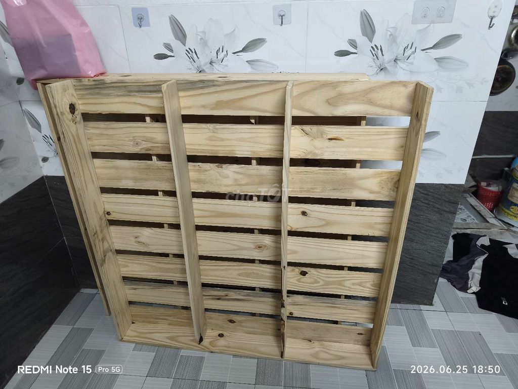 Kệ gỗ tự nhiên Vàng gỗ trang trí. Mua bán Tủ, kệ gia đình tại Quận Ninh Kiều Cần Thơ được đăng bởi Thanh Sơn Nguyễn hình 1