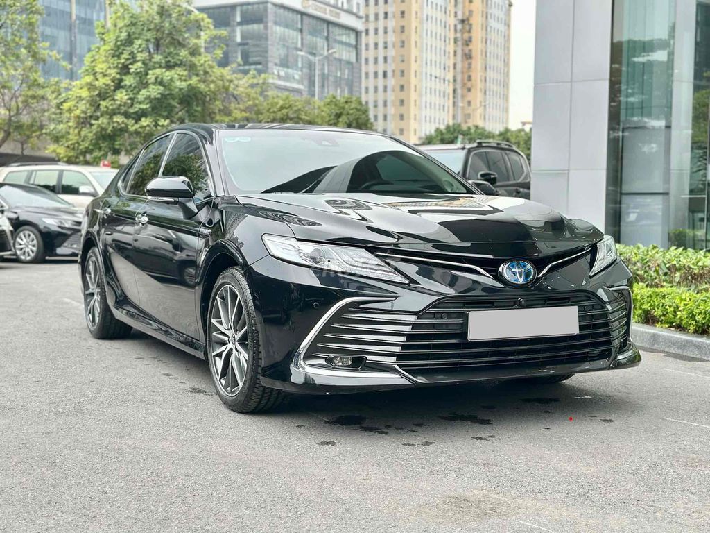 Toyota Camry 2.5 HEV 2022 như mới. Mua bán Ô tô tại Quận Nam Từ Liêm Hà Nội được đăng bởi Đại lý Toyota Mỹ Đình hình 2