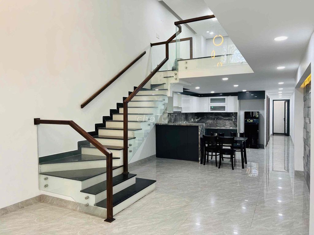 Аренда · 4 комн. · 100 м² · Quận Hải Châu, ул. Đường Tiên Sơn 18