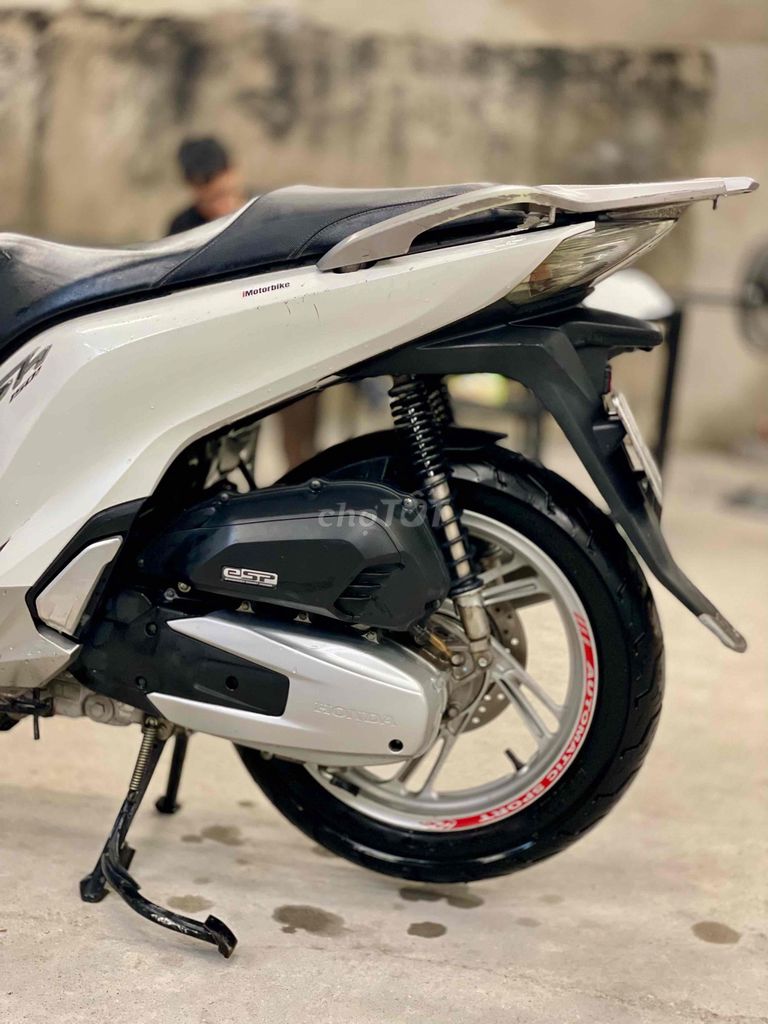 Honda SH 150i ABS 2018 Вьетнамская регистрация, хозяин, родной мотор