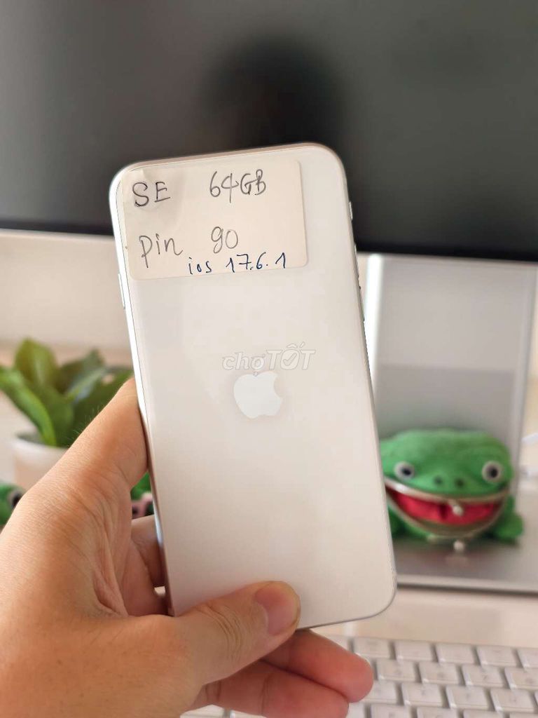 iPhone SE 2020 64GB Trắng Zin chất Pin 90%. Mua bán Điện thoại tại Quận Liên Chiểu Đà Nẵng được đăng bởi Minh Hiệp CócXanhMobile hình 1