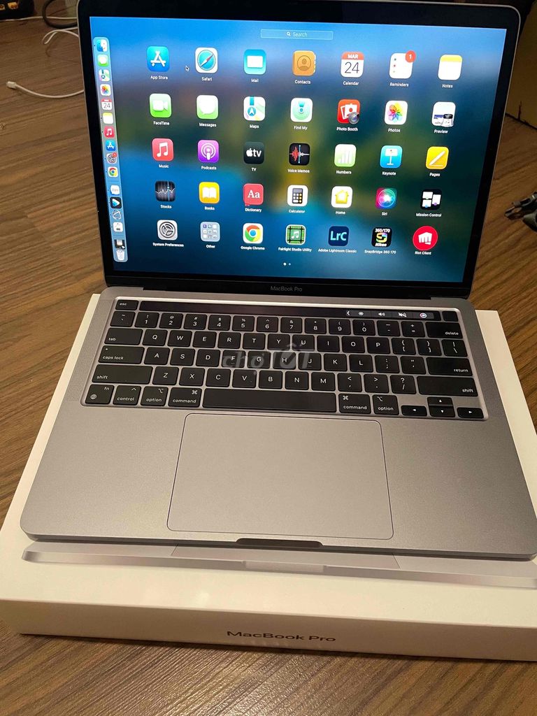 Macbook Pro 13.3 inch 8/256 touchbar