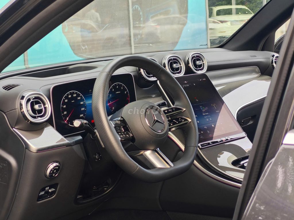 XE LƯỚT HÃNG-Mercedes Benz GLC 300 4Matic 7500 km. Mua bán Ô tô tại Quận 7 Tp Hồ Chí Minh được đăng bởi NGỌC ANH MERCEDES PMH hình 7