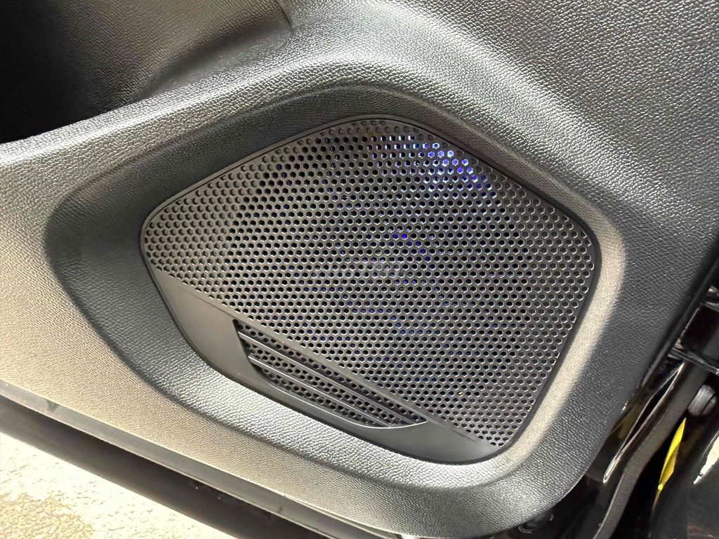 Peugeot 2008 2021 Active 1.2 AT - 41000 km. Mua bán Ô tô tại Thành phố Huế Thừa Thiên Huế được đăng bởi Hoàng Tàu  hình 15