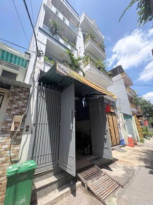 Nhà hẻm xe oto toạ lạc Lê Văn Quới 