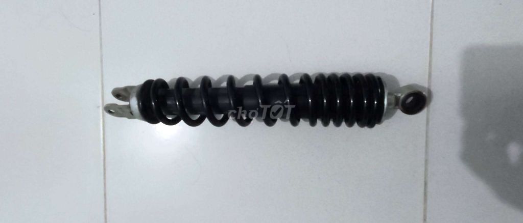 Phuộc sau Honda Vario 125 Đen. Mua bán Phụ tùng xe tại Quận Liên Chiểu Đà Nẵng được đăng bởi BÁNH MÌ MIN hình 2