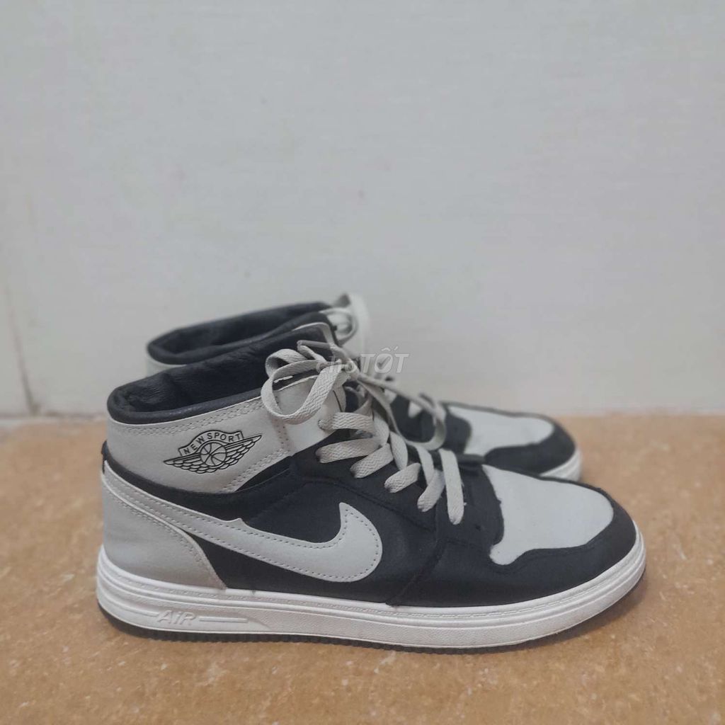 Giày nike middle size 41