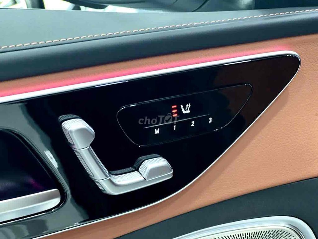 Mercedes Benz C Class 2025 C300 V2 AMG siêu lướt. Mua bán Ô tô tại Quận Bình Thạnh Tp Hồ Chí Minh được đăng bởi Hùng Mercedes Haxaco Hàng Xanh hình 7