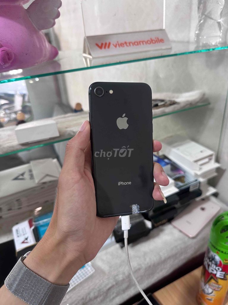 Apple iPhone 8 64GB Đen. Mua bán Điện thoại tại Thành phố Buôn Ma Thuột Đắk Lắk được đăng bởi Đoàn Đức Tuấn hình 1