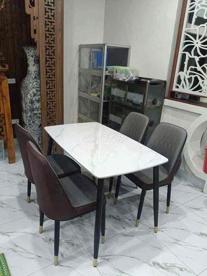 Bàn ghế ăn nhập khẩu. Mua bán Bàn ghế tại Quận Thanh Khê Đà Nẵng được đăng bởi Huỳnh Ni hình 1