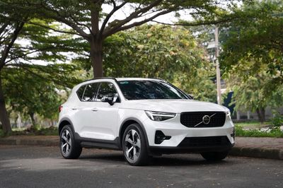 Volvo XC40 B6 2023 siêu lướt 17.000km_Bank 90%. Mua bán Ô tô tại Quận 7 Tp Hồ Chí Minh được đăng bởi Hoàn Lee Xe Lướt hình 1