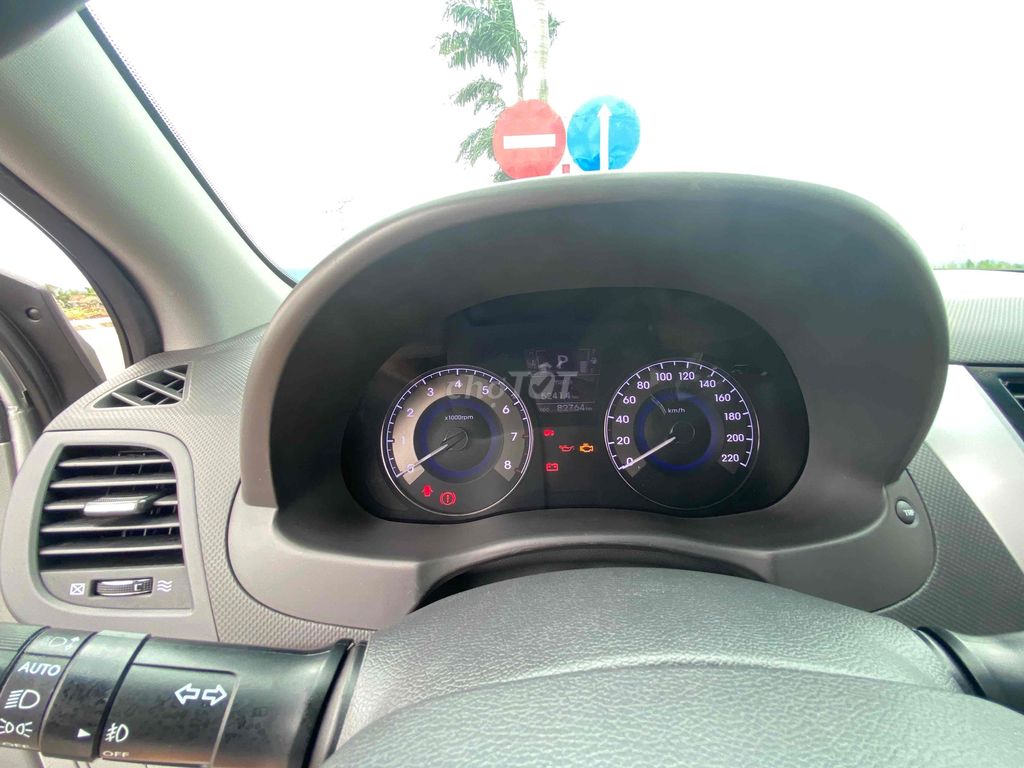 Hyundai Accent 2013 1.4 AT - 82000 km. Mua bán Ô tô tại Huyện Tây Hòa Phú Yên được đăng bởi lê thành chúng hình 4