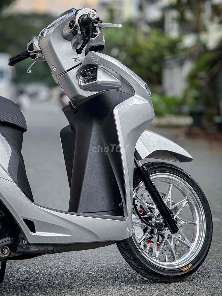 vison 2017 full kiễng bstp 9chủ nợ xấi trả 50% ạ. Mua bán Xe máy tại Quận Bình Tân Tp Hồ Chí Minh được đăng bởi Xe Máy Qúy Le hình 10