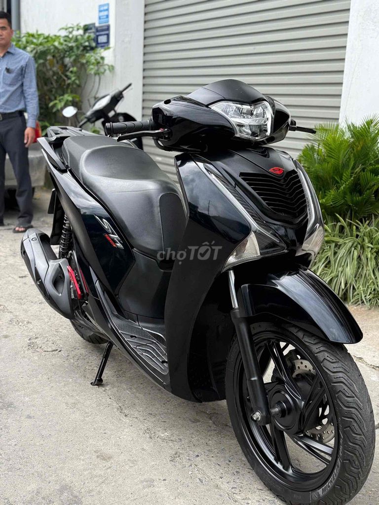 Cần bán Sh 2019, smartkey, biển Hà Nội. zin 100%. Mua bán Xe máy tại Quận Nam Từ Liêm Hà Nội được đăng bởi E Thuý hình 2