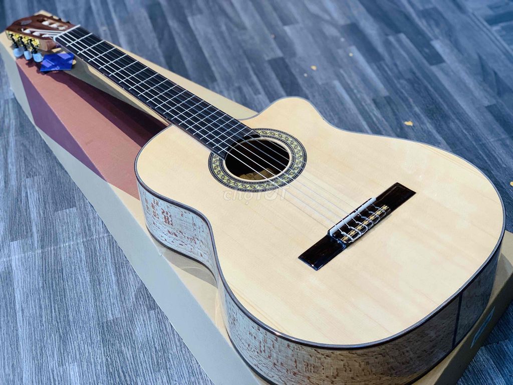 Guitar Classic gỗ sồi cao cấp chất lượng giá rẻ ạ