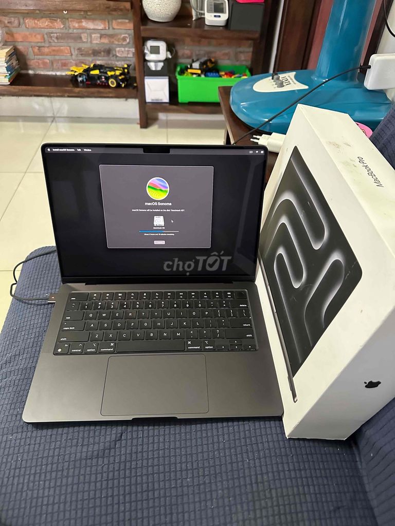 Apple Macbook Pro M3 Pro 18GB/512GB Xám. Mua bán Laptop tại Thành phố Nha Trang Khánh Hòa được đăng bởi Việt hình 1