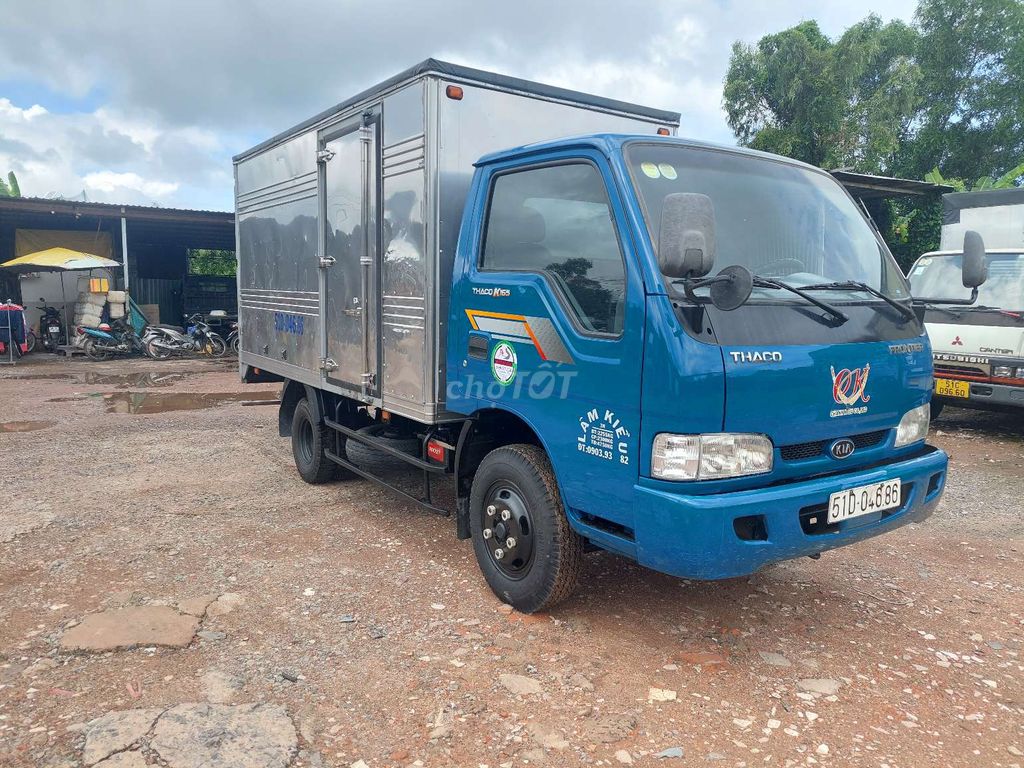 Kia k165 tải 2T3 đời 2016 thùng kín có máy lạnh. Mua bán Xe tải, xe ben tại Quận Bình Tân Tp Hồ Chí Minh được đăng bởi Kính Xe Tải hình 2