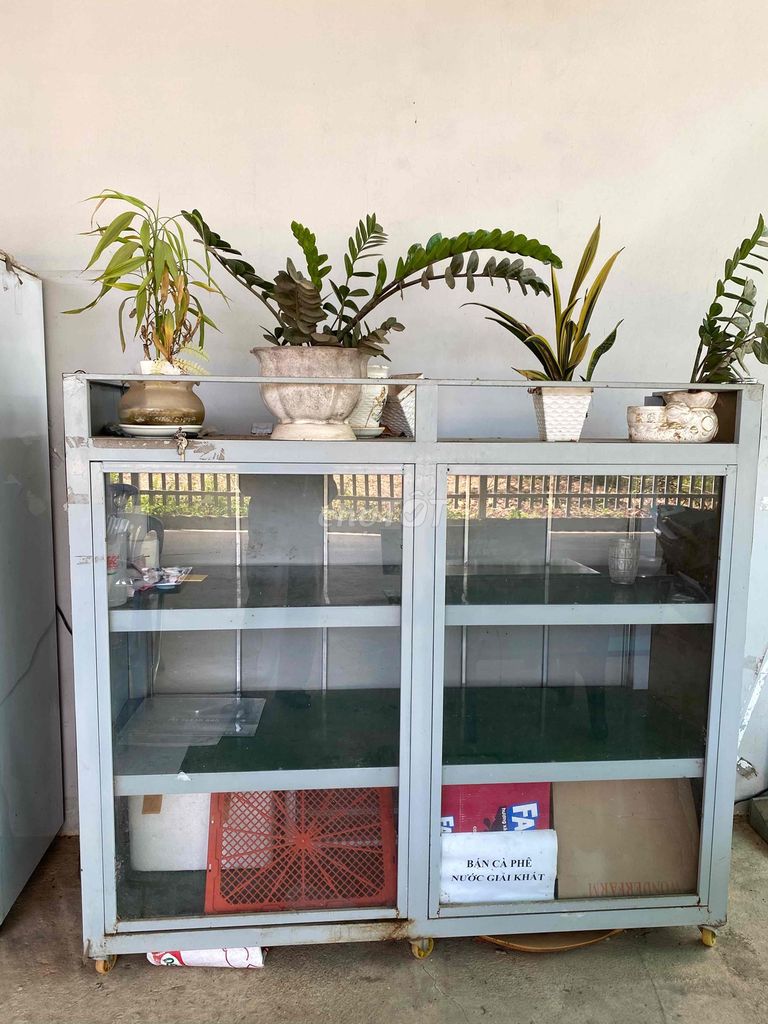 Tủ trưng bày Kim loại Kính. Mua bán Tủ, kệ gia đình tại Huyện Bảo Lâm Lâm Đồng được đăng bởi Thu Trinh hình 1