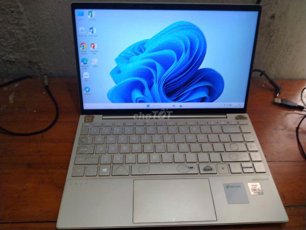 HP Envy 13 i5 8GB Windows 11 Bạc. Mua bán Laptop tại Quận Nam Từ Liêm Hà Nội được đăng bởi HÀ trung HÀ hình 1
