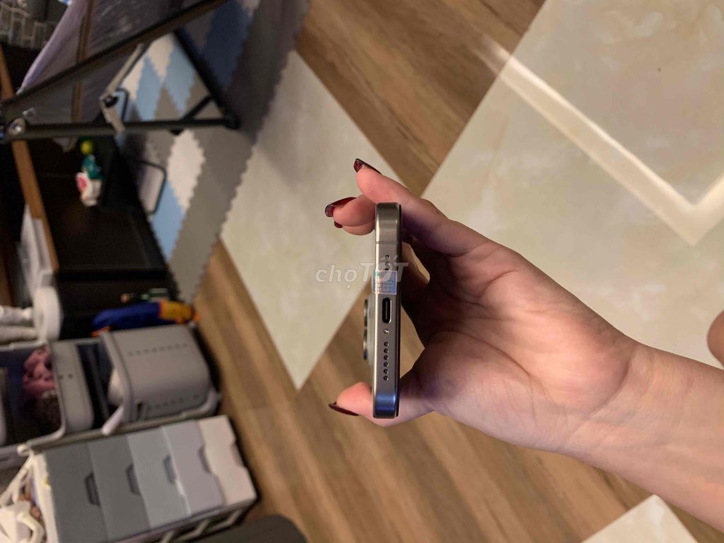 Cần bán IPHONE 15PRM 256gb màu Tintan Natural