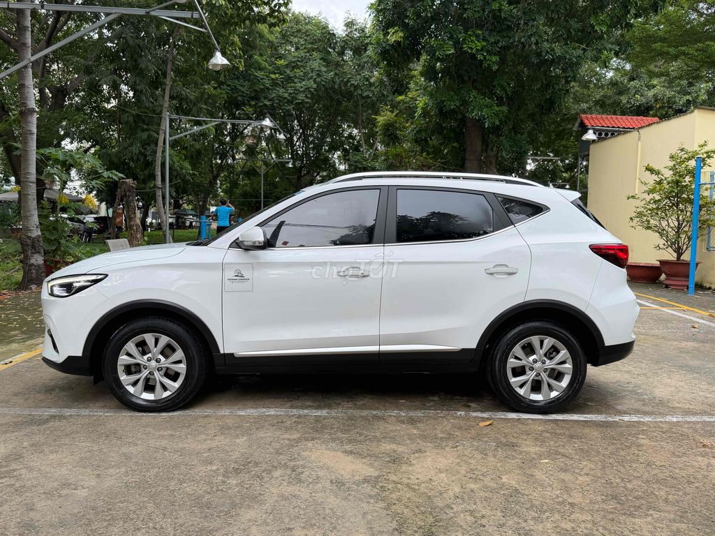 Внедорожник MG ZS 2023 Автомат 29 км белый