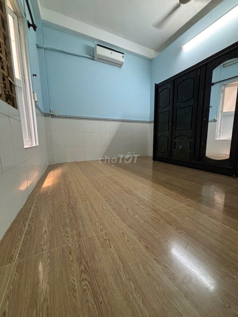 Phòng trọ ngay Sư Vạn Hạnh - Quận 10. Vị trí trung tâm, giờ giấc tự do