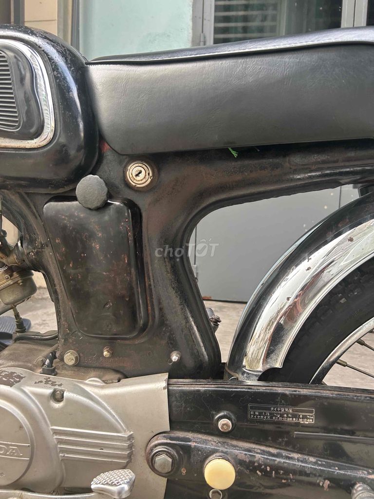 67 sườn lốc zin, sơn zin còn khá mộc.. Mua bán Xe máy tại Huyện Hóc Môn Tp Hồ Chí Minh được đăng bởi Nguyễn Phước hình 2