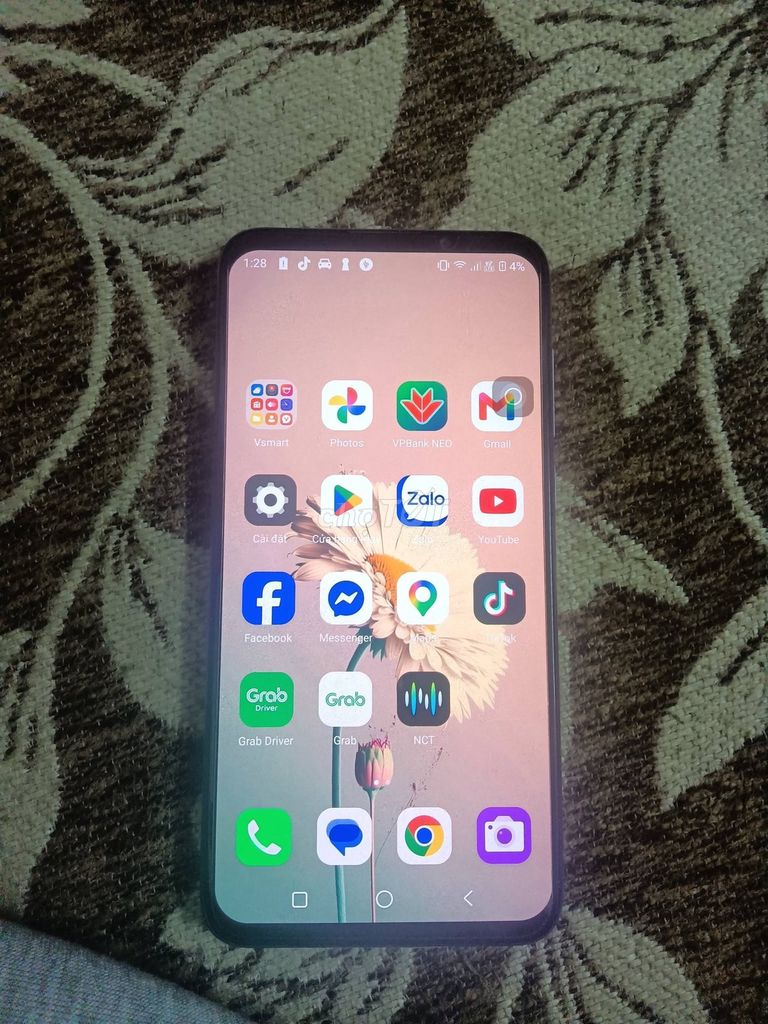 Vsmart Live 6GB/64GB Trắng. Mua bán Điện thoại tại Quận Ba Đình Hà Nội được đăng bởi Hội Đồ Điện Tử hình 1