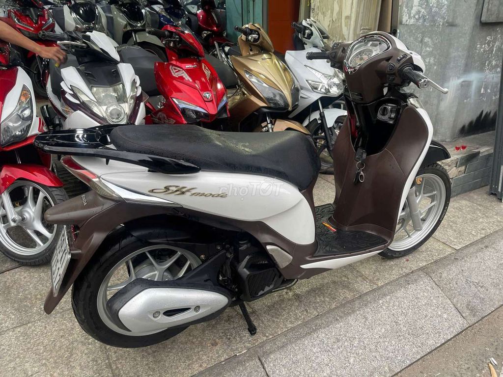 SH mode khóa smart key 2015 mới 90% Bstp chính chủ. Mua bán Xe máy tại Quận Tân Phú Tp Hồ Chí Minh được đăng bởi Tuanduy hình 4