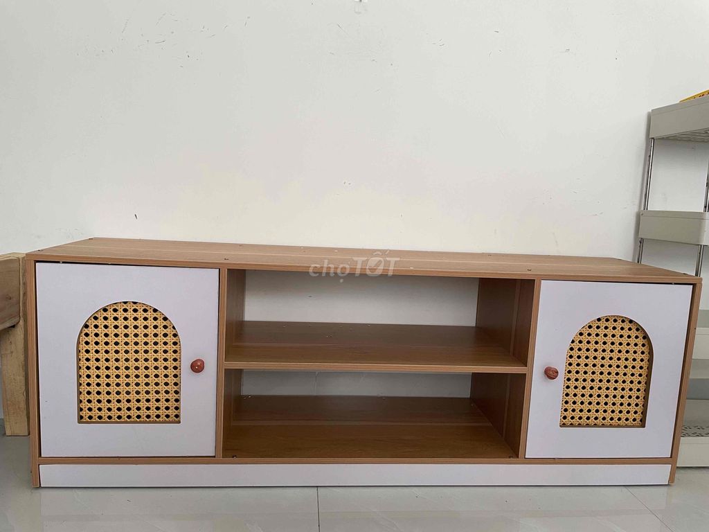 Kệ tivi gỗ hiện đại. Mua bán Tủ, kệ gia đình tại Quận Hải Châu Đà Nẵng được đăng bởi Quỳnh Phương Ngô hình 1