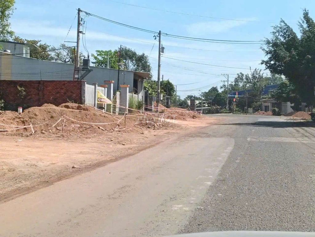 Chủ cần tiền bán gấp mảnh vườn 2000m2, mặt đường nhựa giá 295 cc liền. Mua bán đất tại Huyện Dầu Tiếng Bình Dương được đăng bởi Lơi Hà hình 1