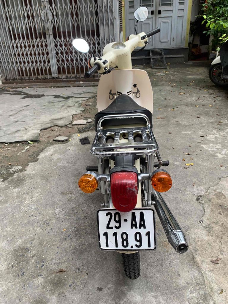 Xe Cúp 50cc màu trắng Đài Loan. Mua bán Xe máy tại Quận Hai Bà Trưng Hà Nội được đăng bởi Nguyễn Đức Quang hình 3