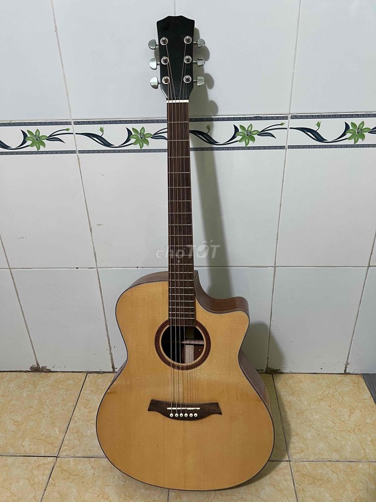 Thanh lí nhanh số lượng nhiều Guitar gỗ thịt