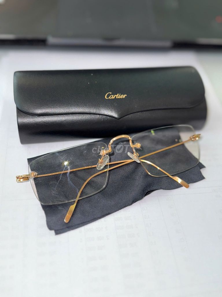 Kính mắt Cartier CT0379O Vàng nguyên khối. Mua bán Phụ kiện thời trang khác tại Quận Hoàng Mai Hà Nội được đăng bởi Nguyễn Hưng hình 1